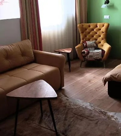 Klaudija 4*