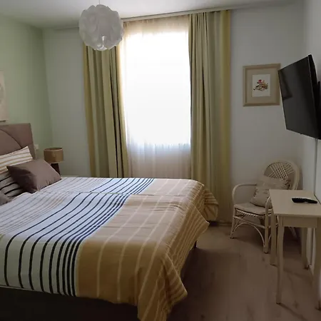 Гостьовий будинок Klaudija 4*