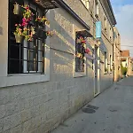 Klaudija Gostinjska kuća 4*