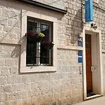 Gostinjska kuća Klaudija 4*
