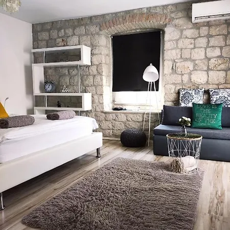 Гостьовий будинок Klaudija 4*