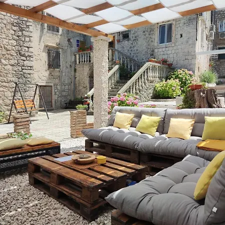 Klaudija Trogir