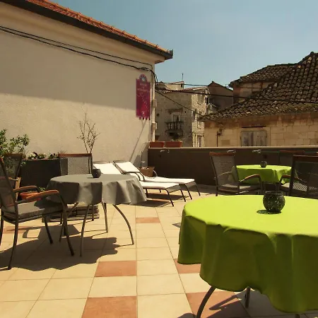 Klaudija Gasthuis 4*