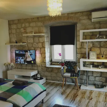 Klaudija Trogir