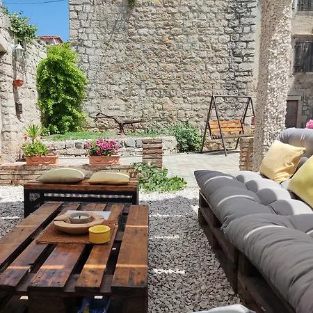 Klaudija Trogir