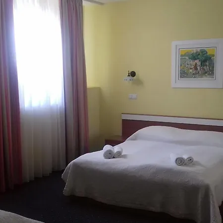 Klaudija 4*