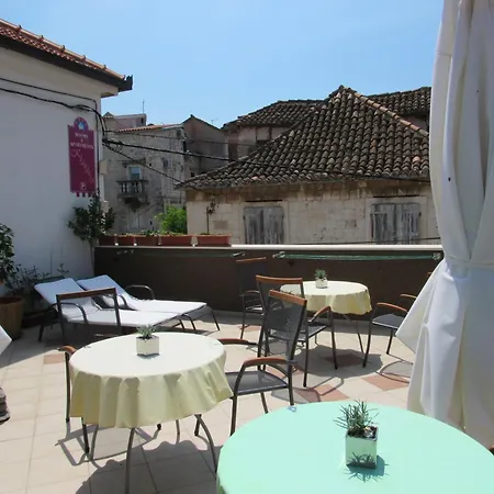 Klaudija Casa de hóspedes Trogir