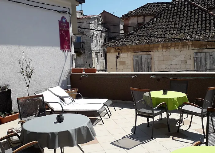 招待所 Klaudija 特罗吉尔