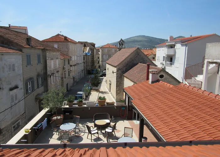 招待所 Klaudija 特罗吉尔